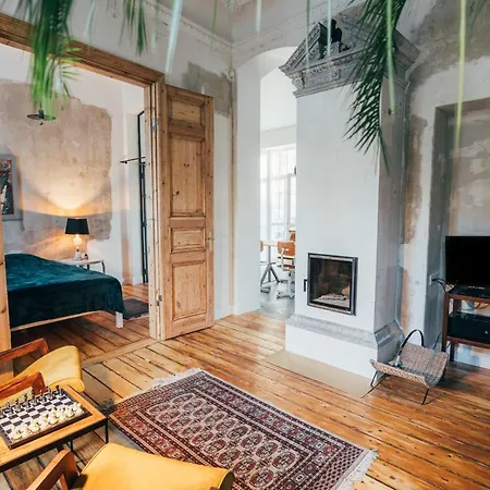 Miller's Place Apartment *